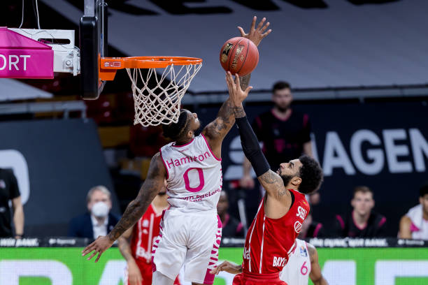 相比之下 相比之下